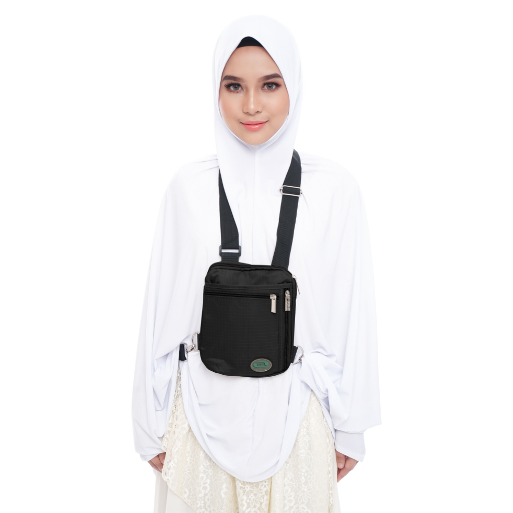Breathable back panel on lightweight Umrah bag for women (1)