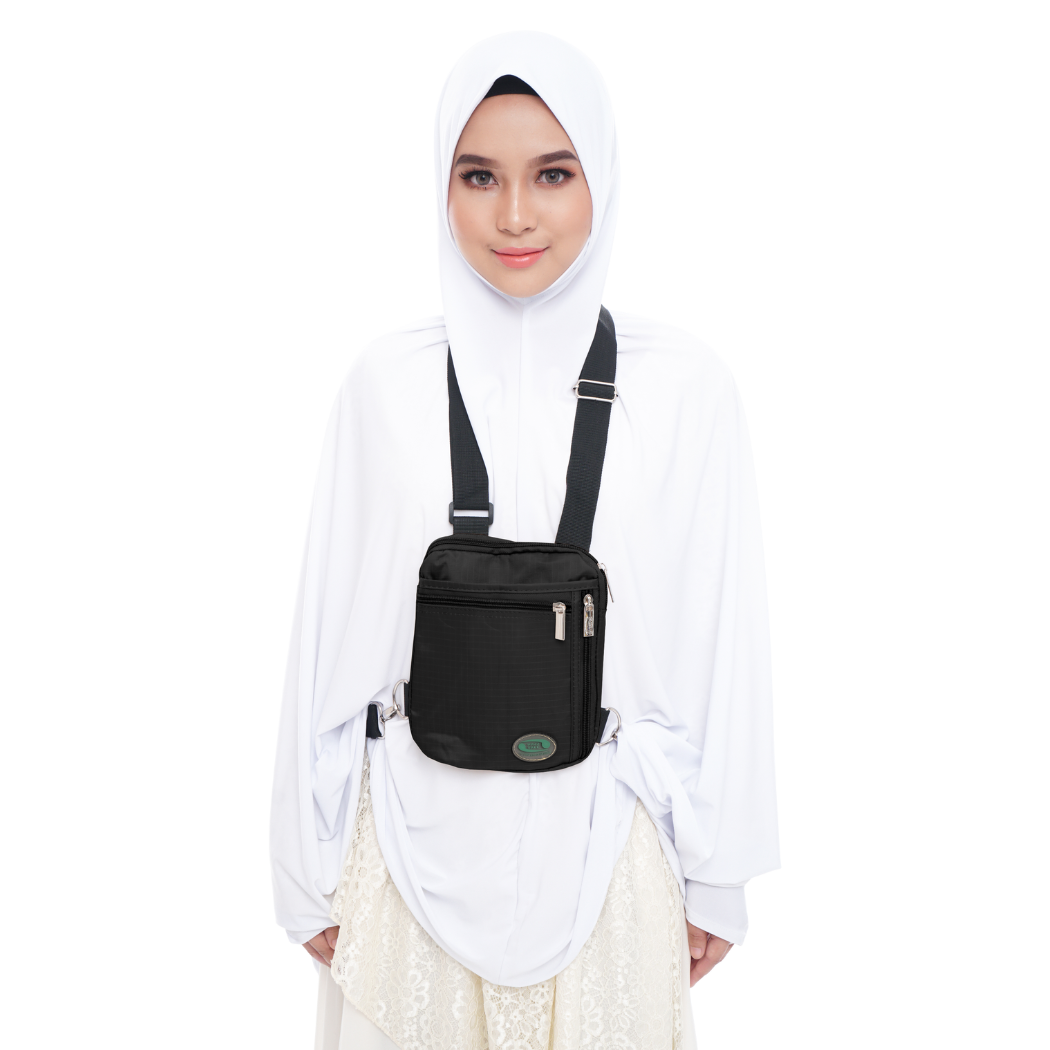 Breathable back panel on lightweight Umrah bag for women (1)
